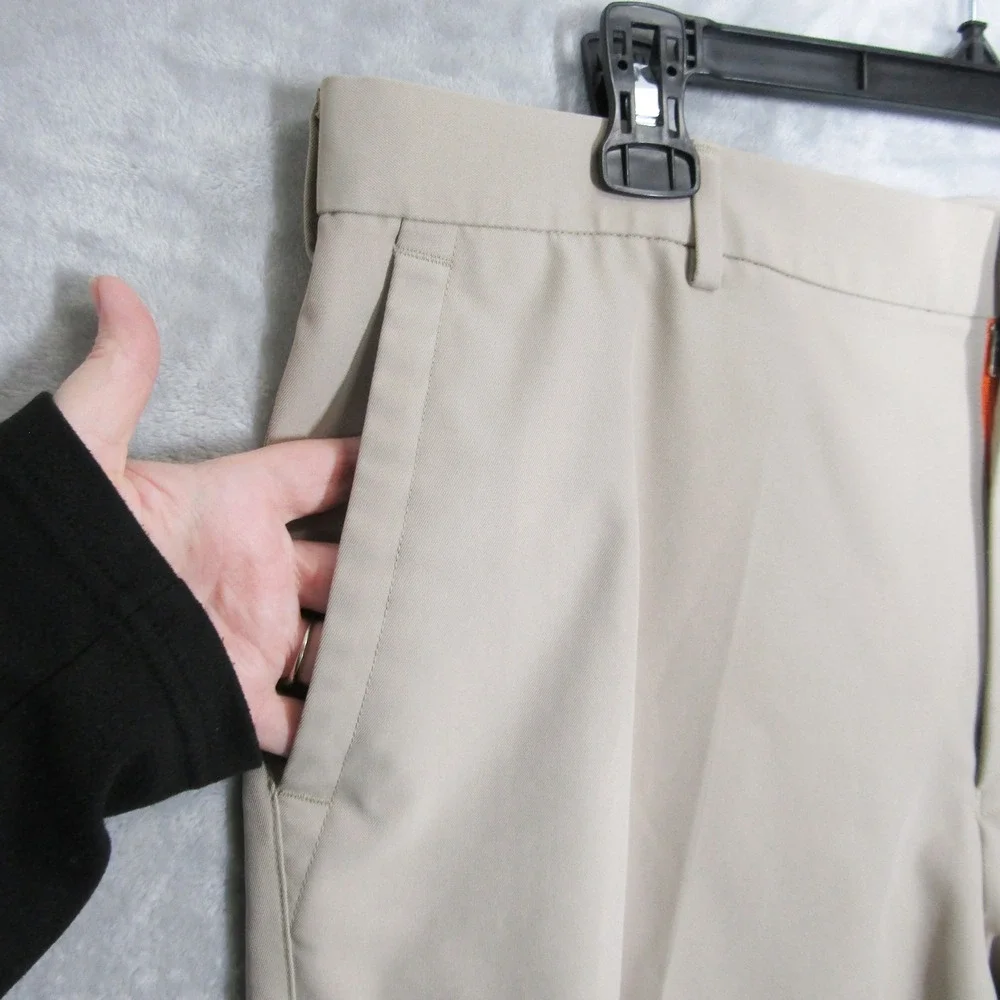 Peter Millar Wicking Performance Golf Shorts Mens 38 Khaki Beige Stretch Crown
